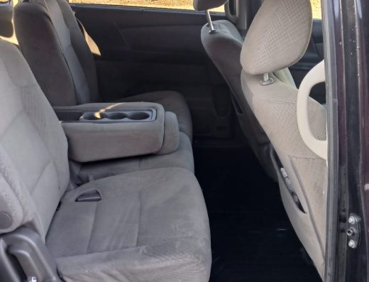 Honda Odyssey Minivan with Driver | ميني فان هوندا أوديسي مع السائق بيغلار