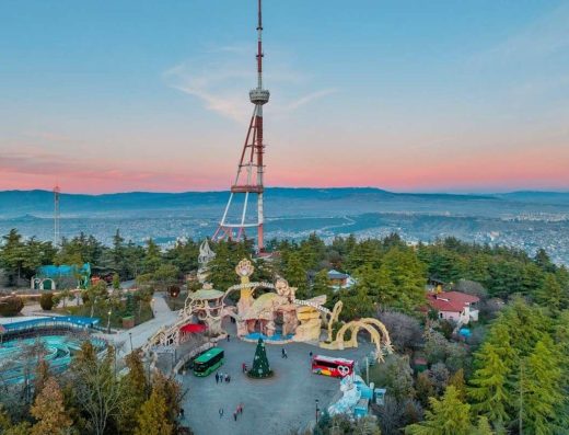 Mtatsminda Theme Park Tbilisi | مدينة ألعاب حديقة متاتسميندا تبليسي