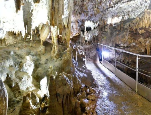 Navenakhevi Cave | كهف نافيناخيفي