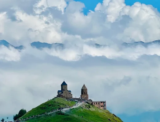 Gergeti Trinity Church | كنيسة ثالوث جيرجيتي