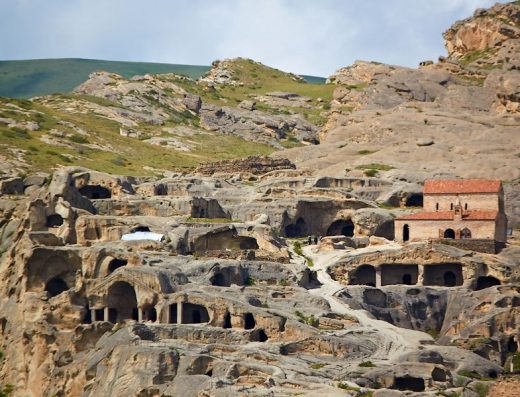 Uplistsikhe Cave Town | مدينة كهوف أوبليستسيخ
