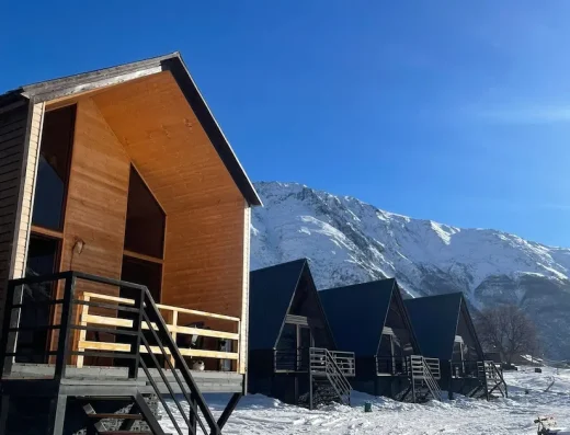Cottages Dila Kazbegi | أكواخ ديلا كازبيغي 