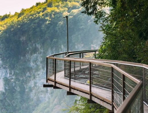 Okatse Canyon Cliffbridge Walk | مسار الجسور المعلقة في وادي أوكاتسي